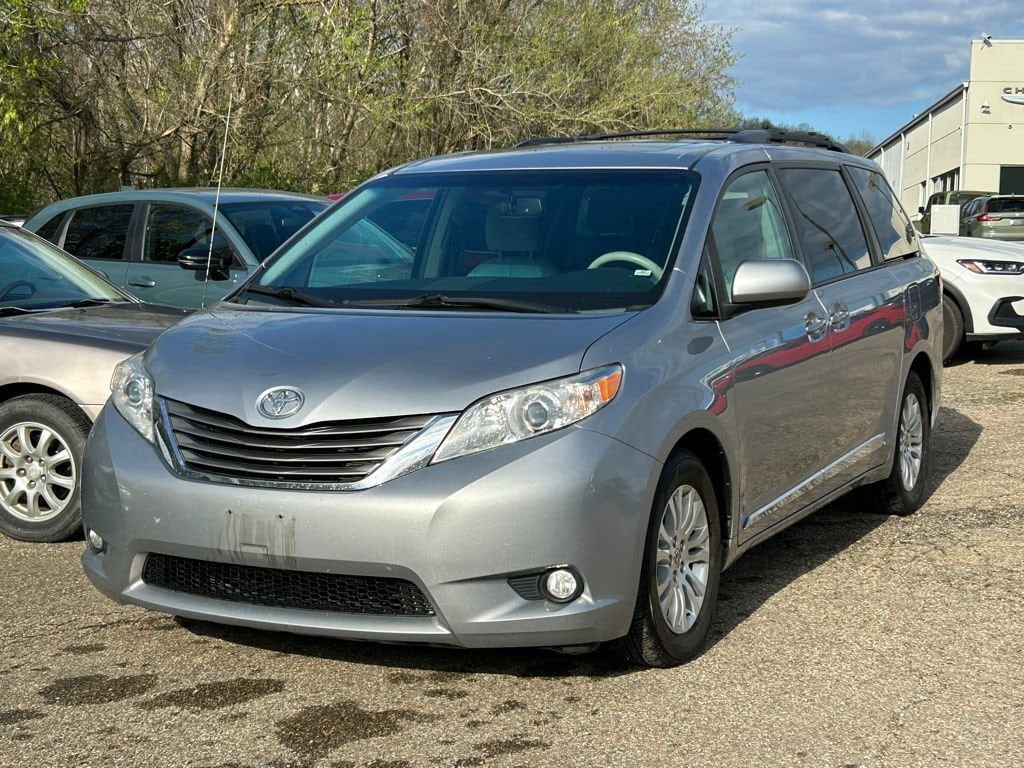 2013 Toyota Sienna XLE