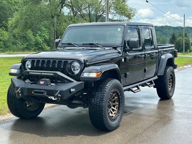 2021 Jeep Gladiator Sport Truck Crew Cab
