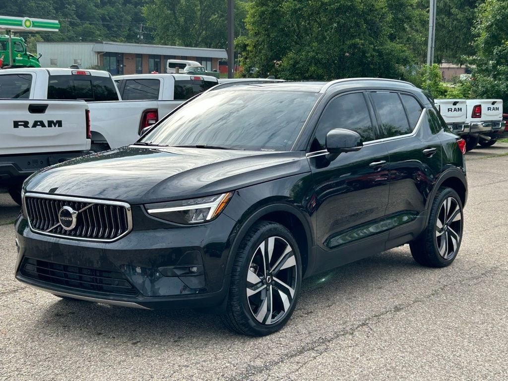 2023 Volvo XC40 B5 Plus Bright AWD's photo