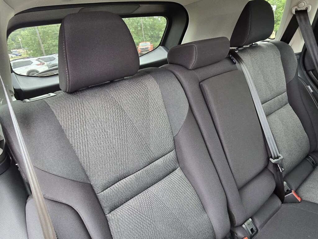 2026 Nissan Rogue SV photo 3