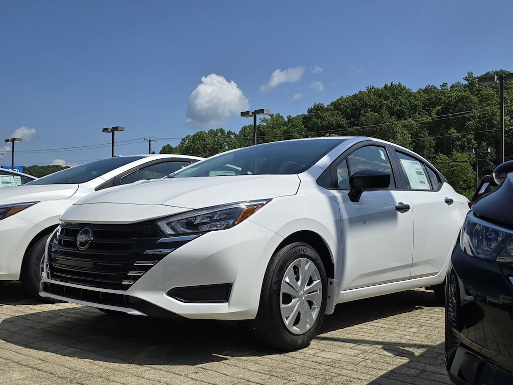 New 2025 Nissan Versa 1.6 S Sedan