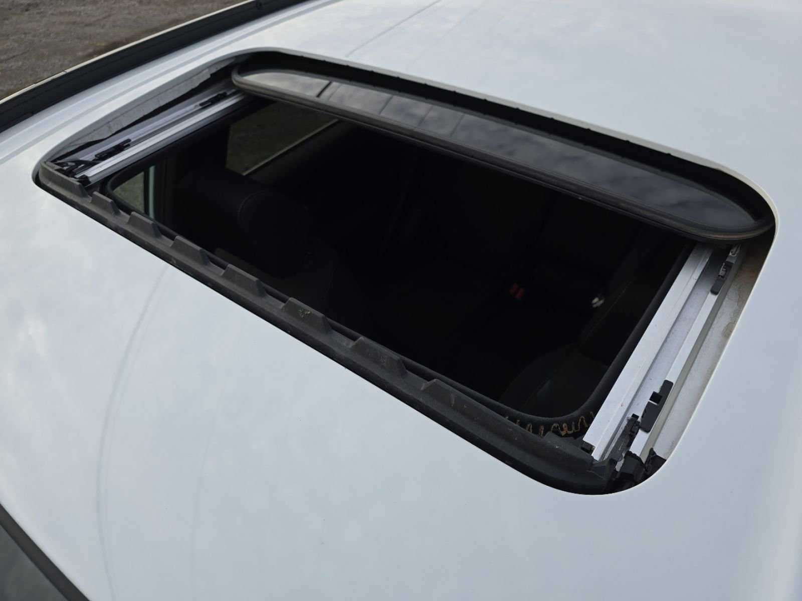 2023 Honda CR-V Hybrid Sport photo 3