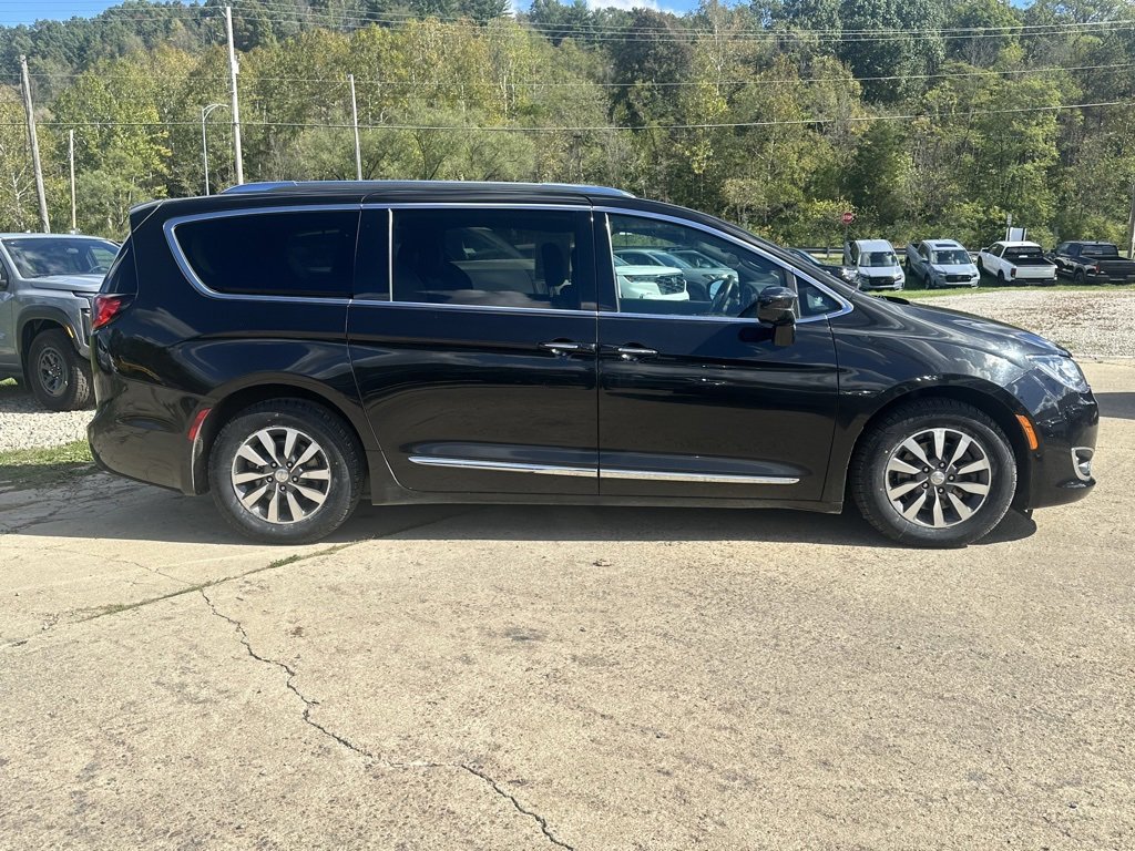 2020 Chrysler Pacifica Touring Plus 35th Anniversary photo 3