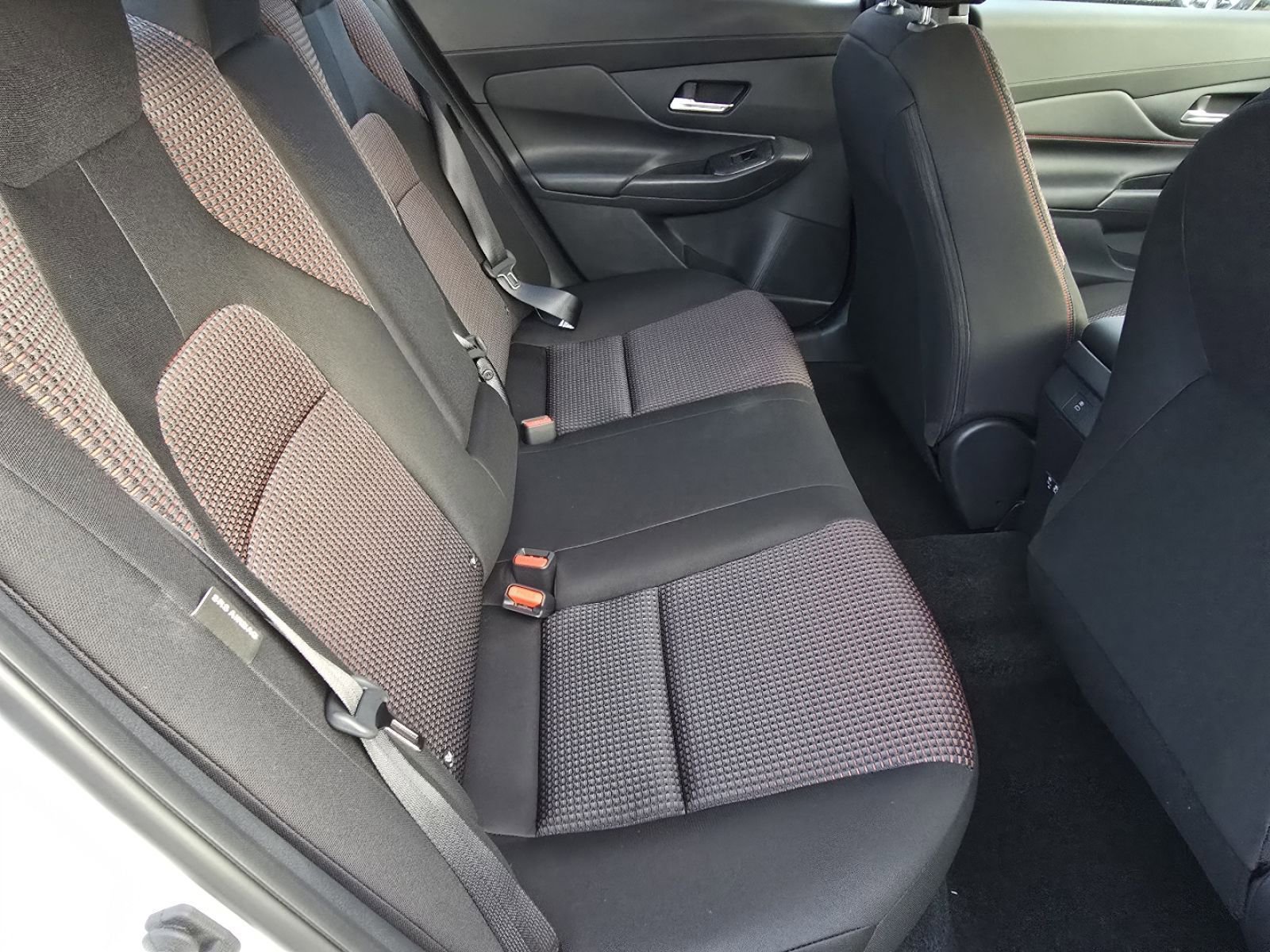 2026 Nissan Sentra SR - Photo 12
