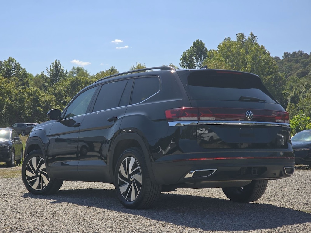 2024 Volkswagen Atlas SE Technology photo 2