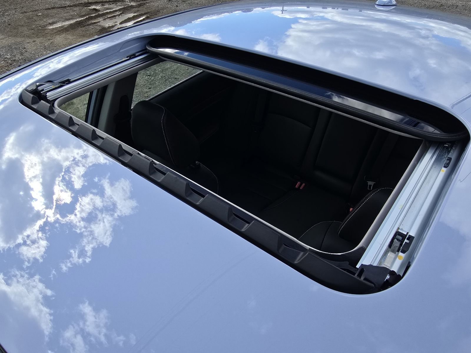 2025 Nissan Altima 2.5 SR photo 2