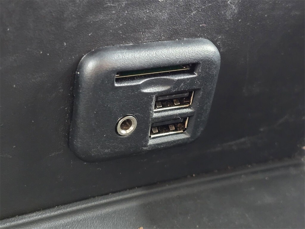 2015 Chevrolet Silverado 1500 LT photo 3