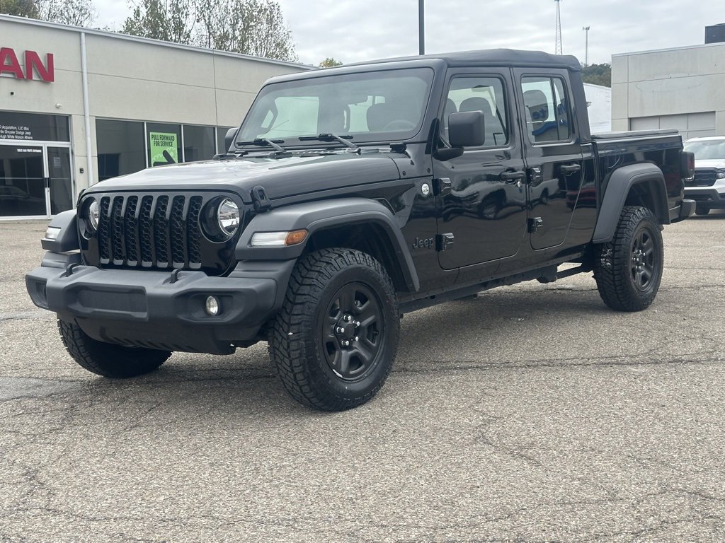 2020 Jeep Gladiator Sport photo 2