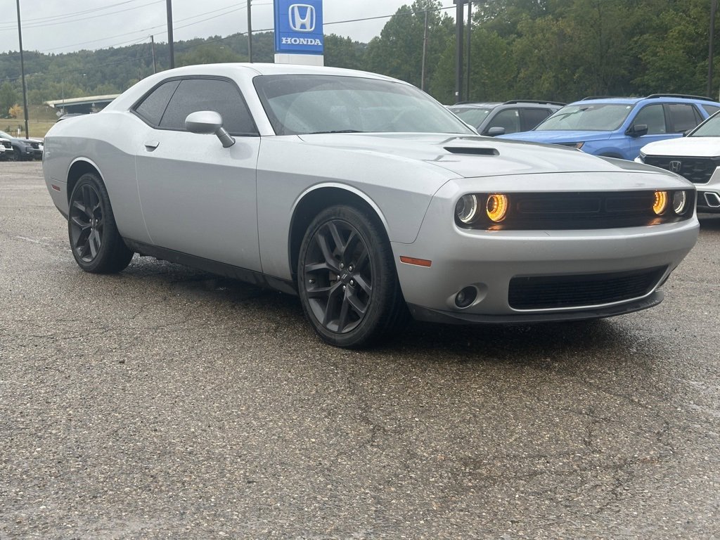 2021 Dodge Challenger SXT photo 2