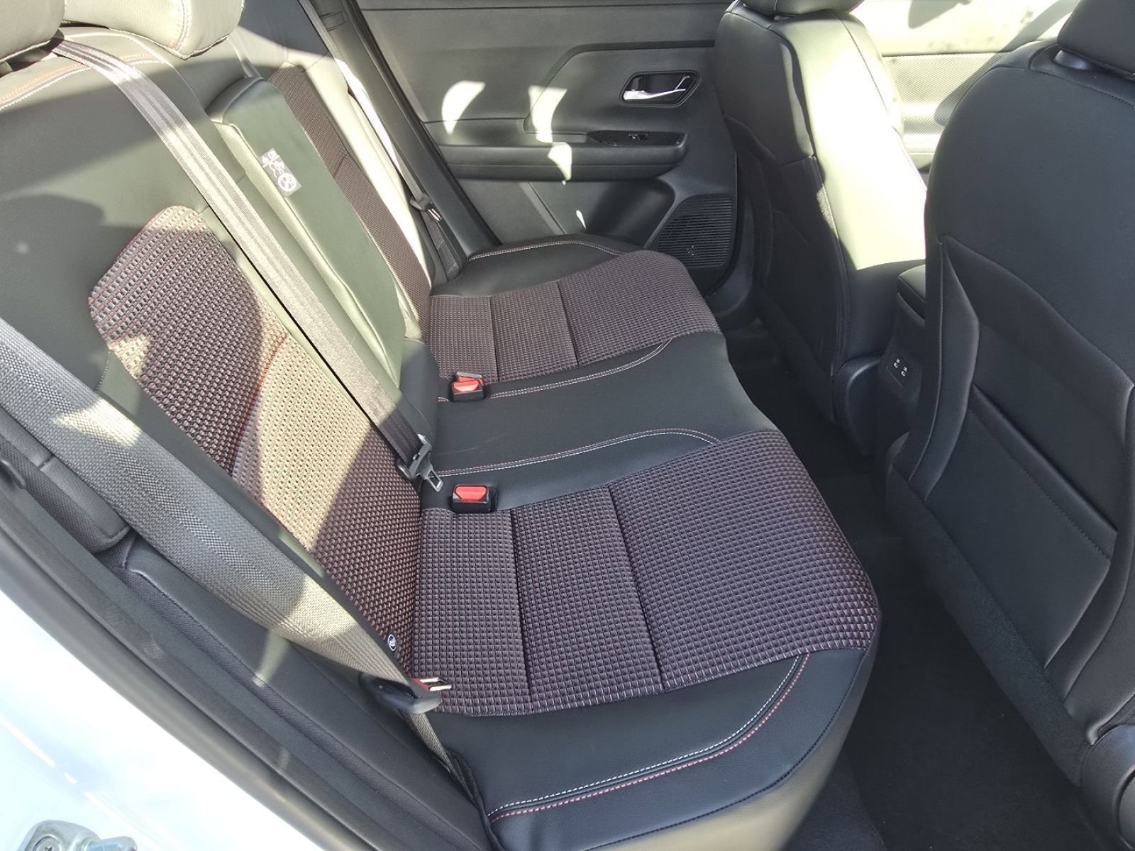 2026 Nissan KICKS SR AWD - Photo 11