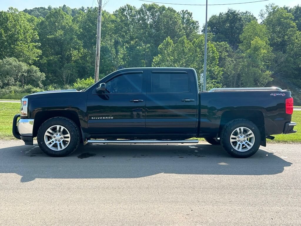 Used 2017 Chevrolet Silverado 1500 LT w/1LT Truck Crew Cab