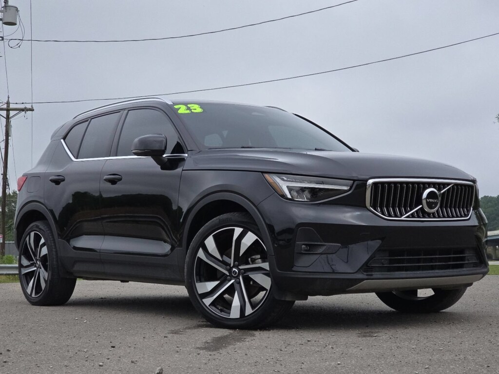 Used 2023 Volvo XC40 B5 AWD Plus Bright SUV