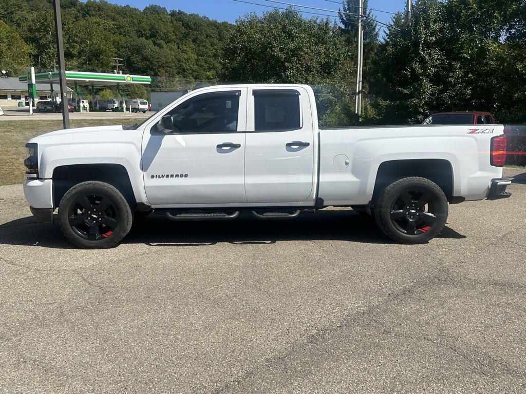 2018 Chevrolet Silverado 1500 LT photo 4