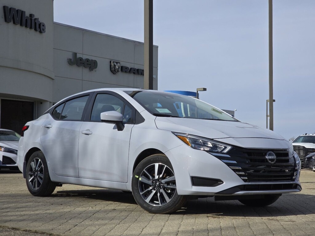 New 2025 Nissan Versa 1.6 SV Sedan