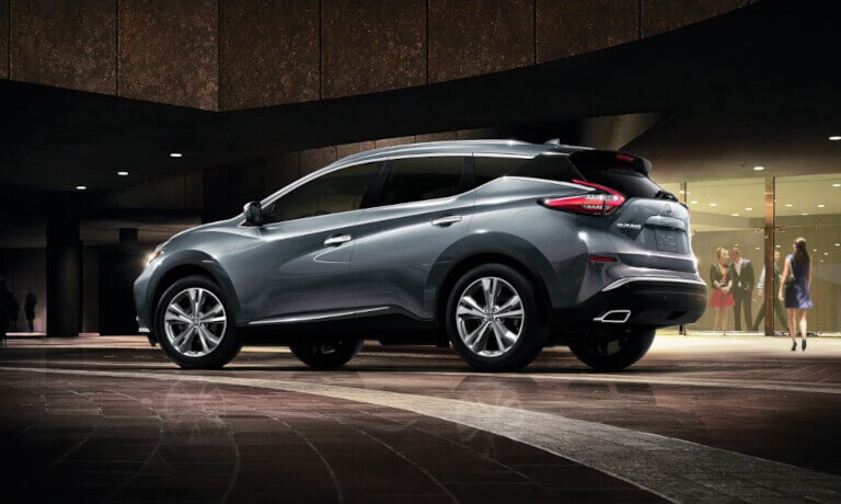 2023 Nissan Murano parked outside a hotel
