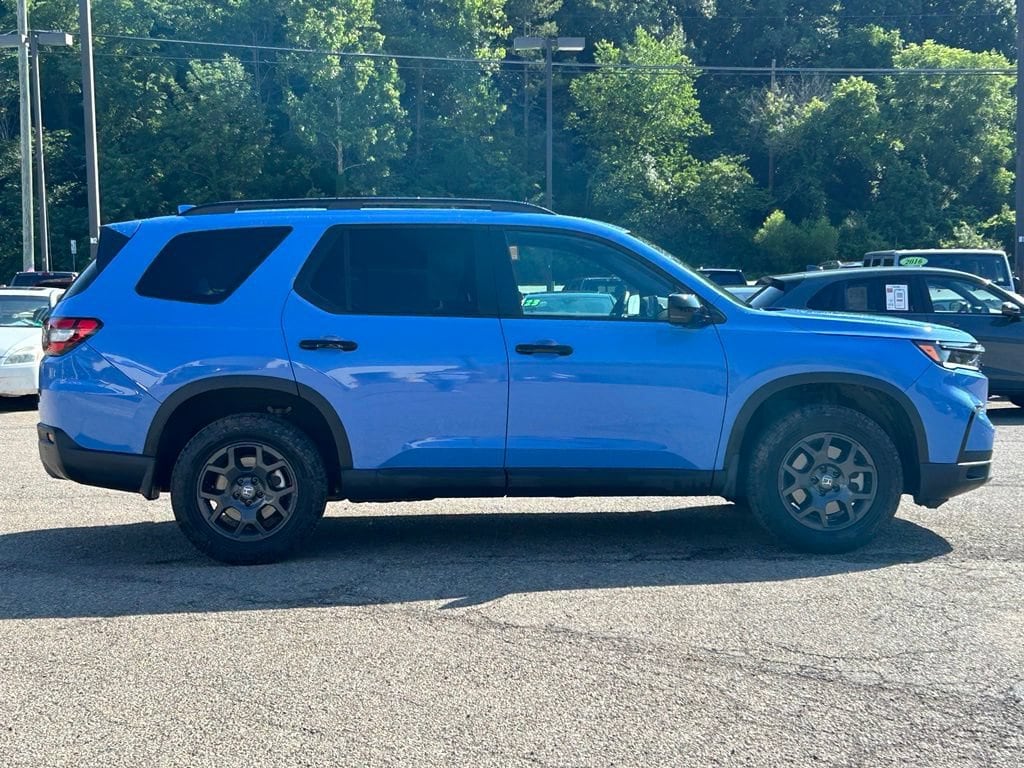 Certified 2025 Honda Pilot TrailSport SUV