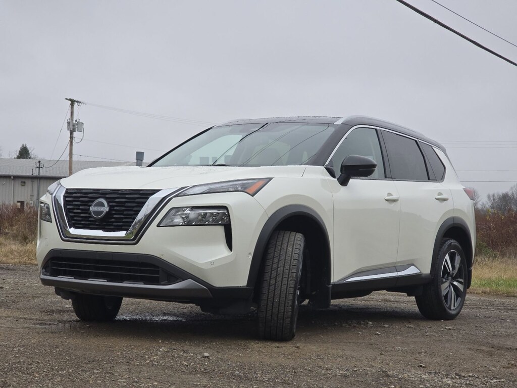 2023 Nissan Rogue SL photo 2