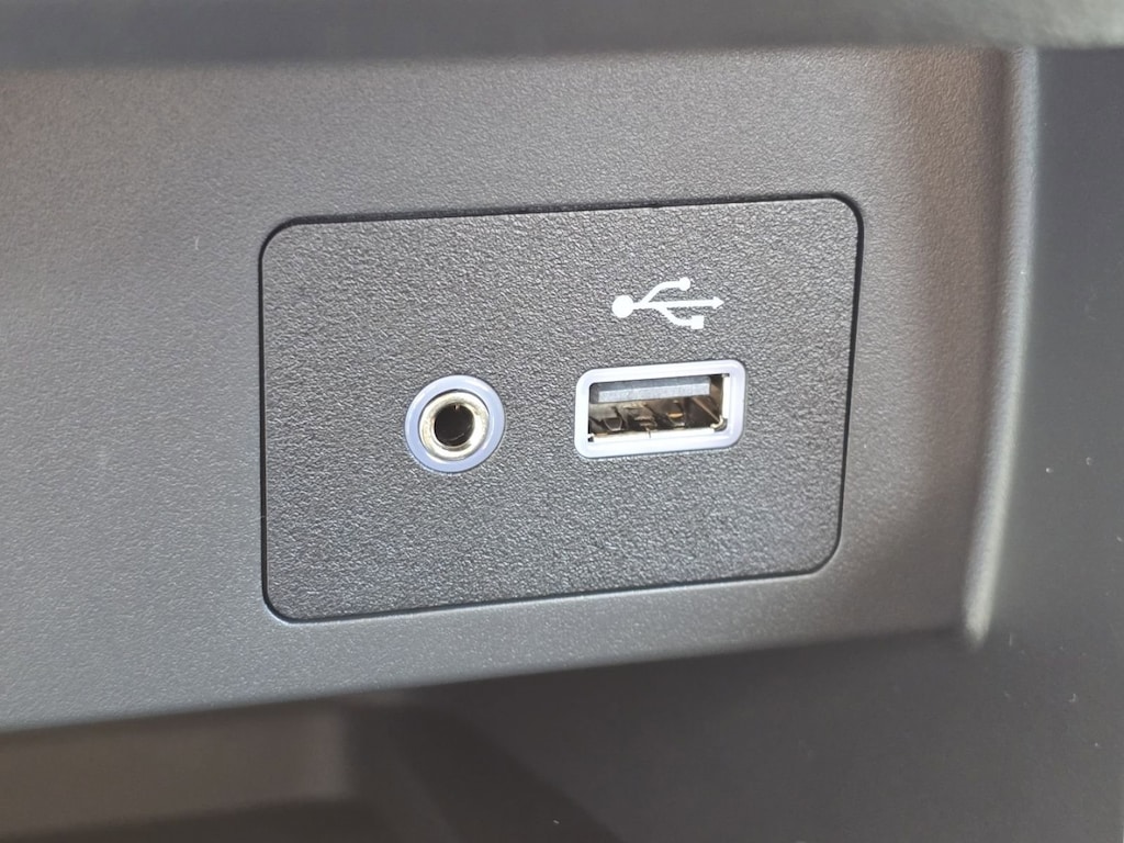 New 2025 Nissan Versa 1.6 SV Sedan