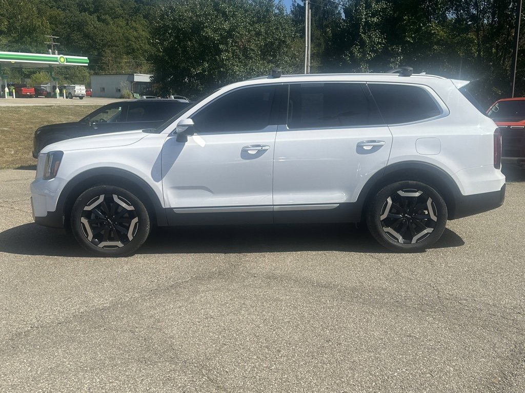 2024 Kia Telluride S photo 3
