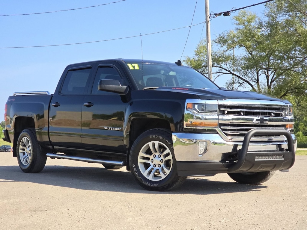 Used 2017 Chevrolet Silverado 1500 LT w/1LT Truck Crew Cab