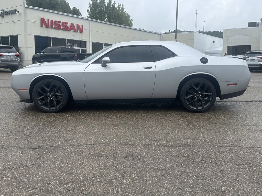 2021 Dodge Challenger SXT photo 4