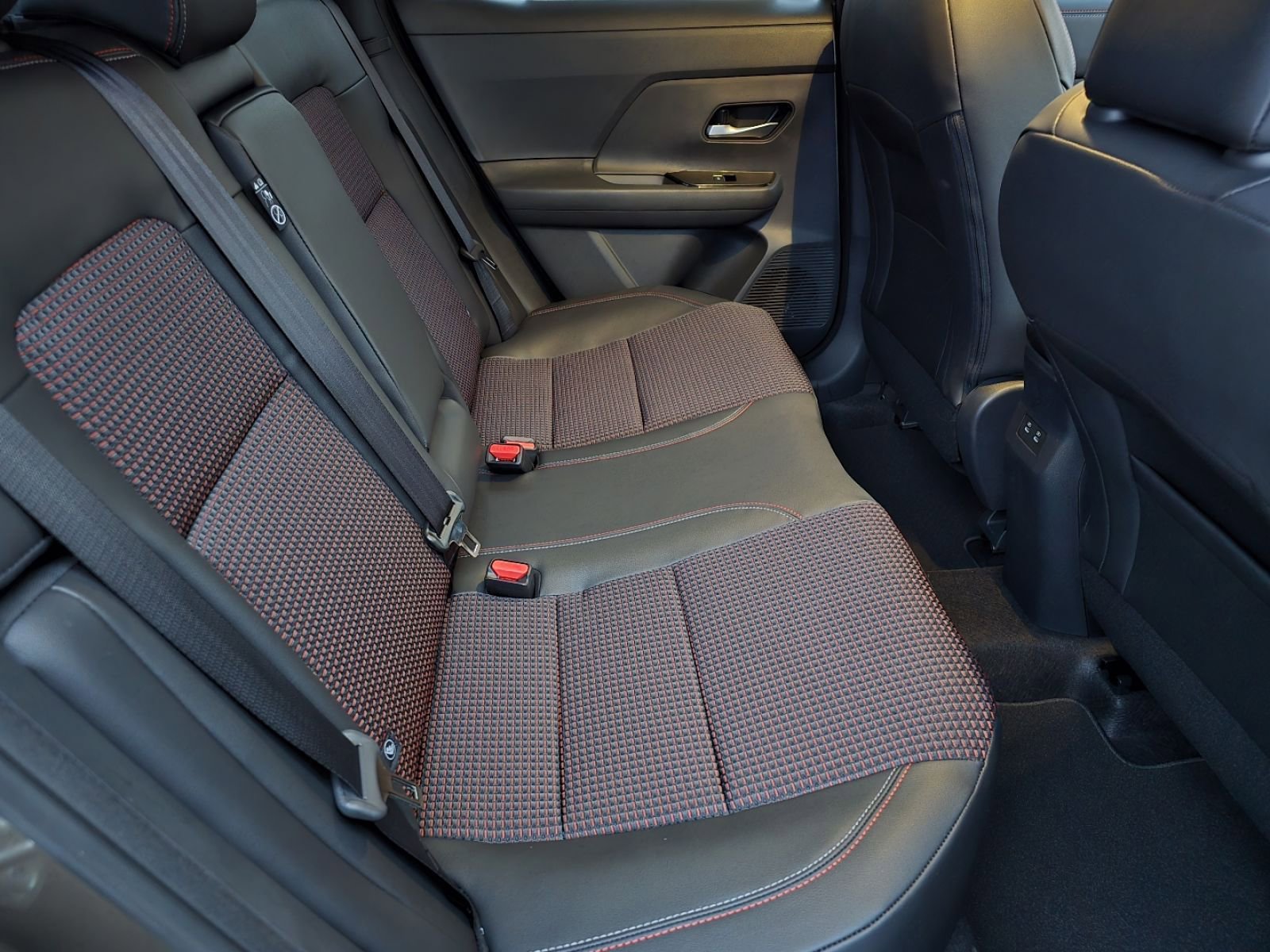2026 Nissan KICKS SR AWD - Photo 11