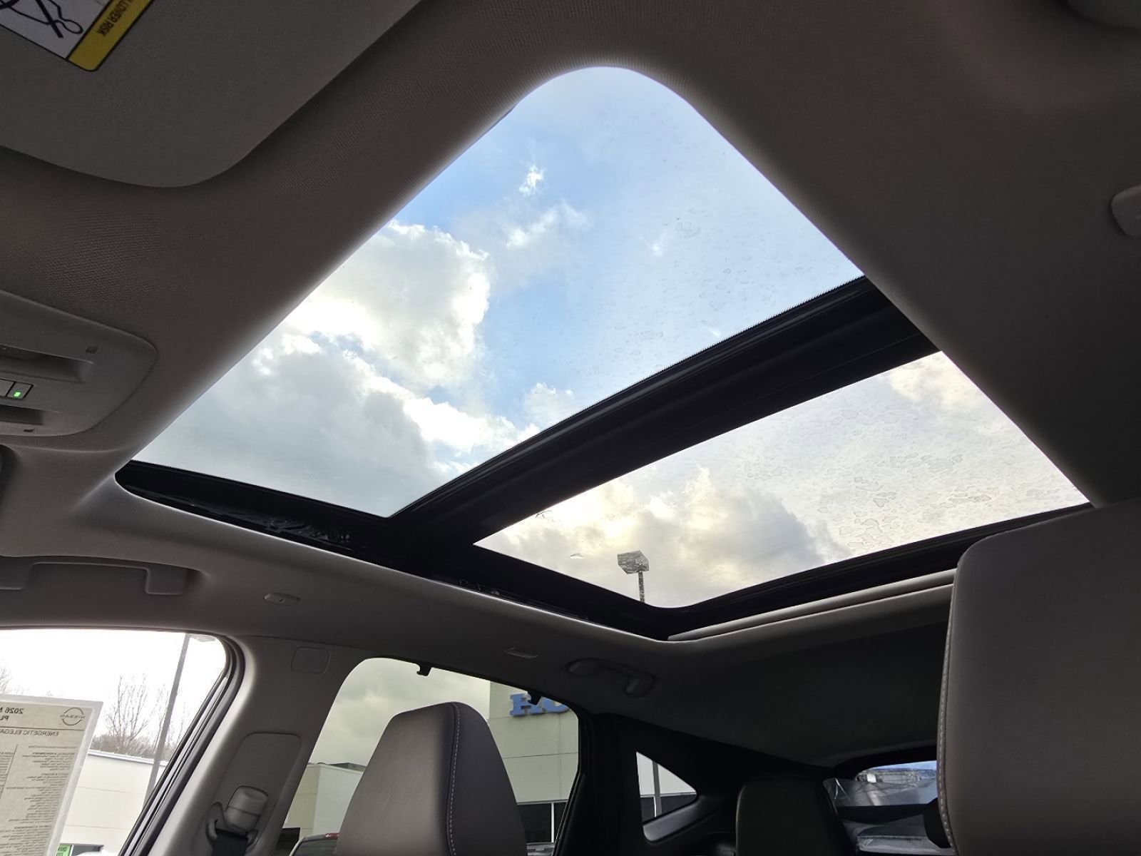 2026 Nissan Murano Platinum - Photo 3