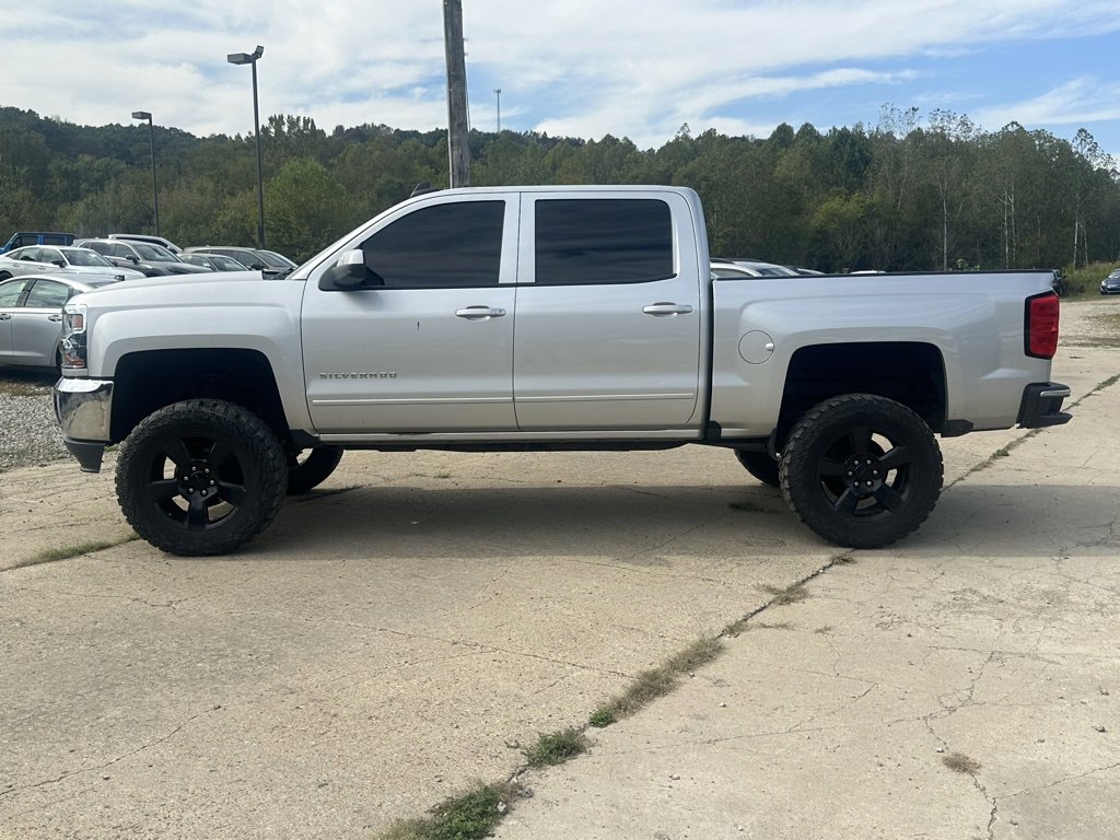 2018 Chevrolet Silverado 1500 LT photo 4