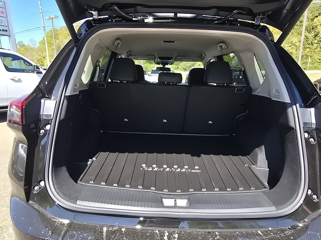 2026 Nissan Rogue SV photo 4