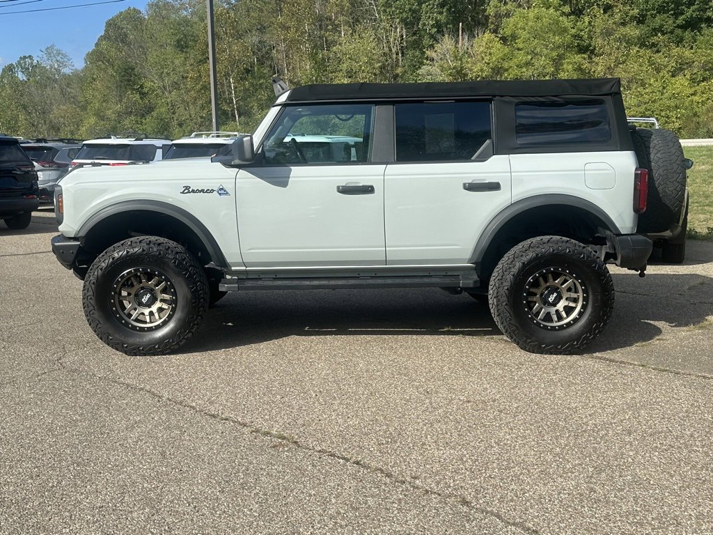 2021 Ford Bronco Black Diamond photo 4