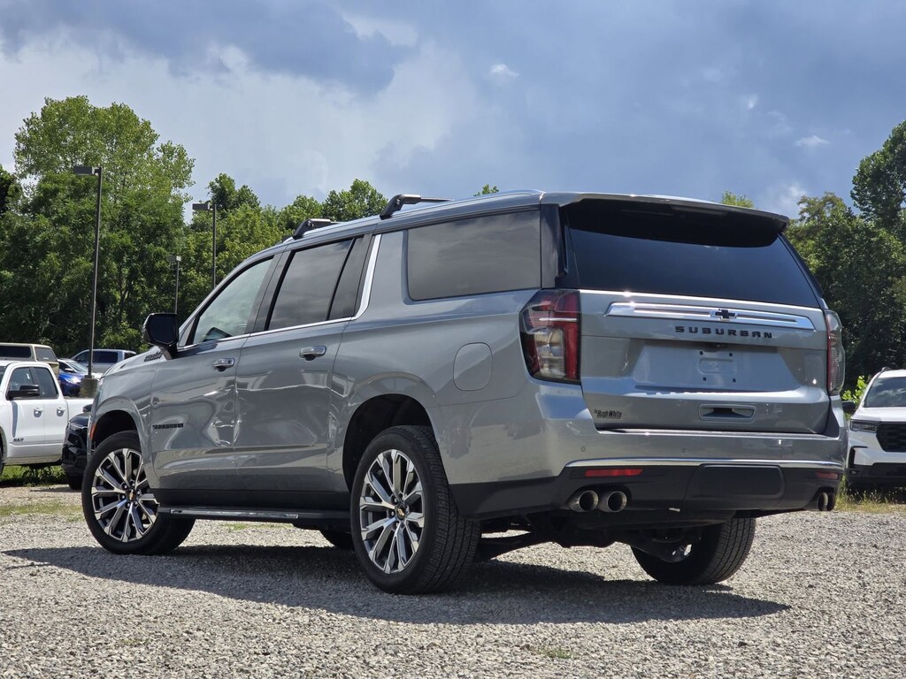 2024 Chevrolet Suburban High Country photo 4