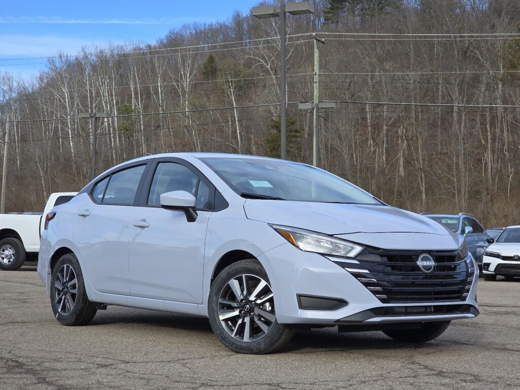 New 2025 Nissan Versa 1.6 SV Sedan