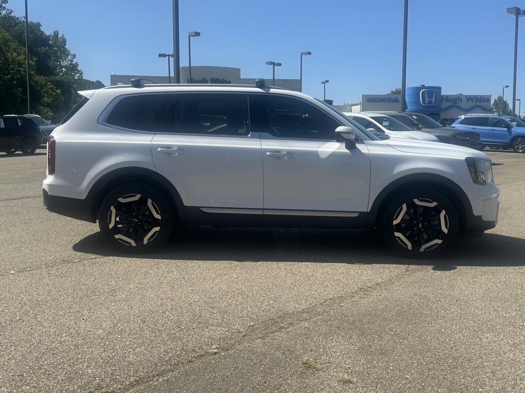 2024 Kia Telluride S photo 2