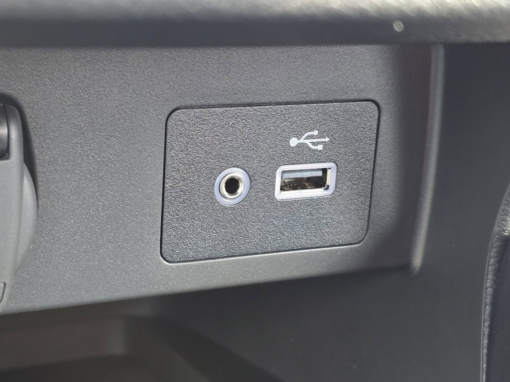 New 2025 Nissan Versa 1.6 SV Sedan