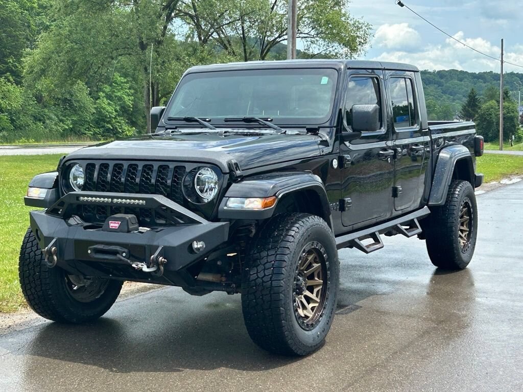 Used 2021 Jeep Gladiator Sport Truck Crew Cab