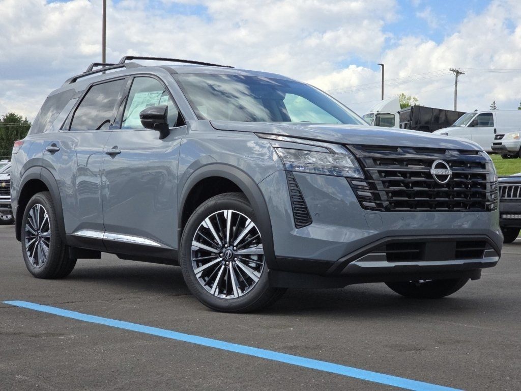 2026 Nissan Pathfinder Platinum 4WD's photo