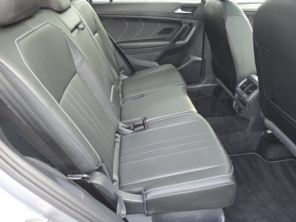2023 Volkswagen Tiguan SE - Photo 17