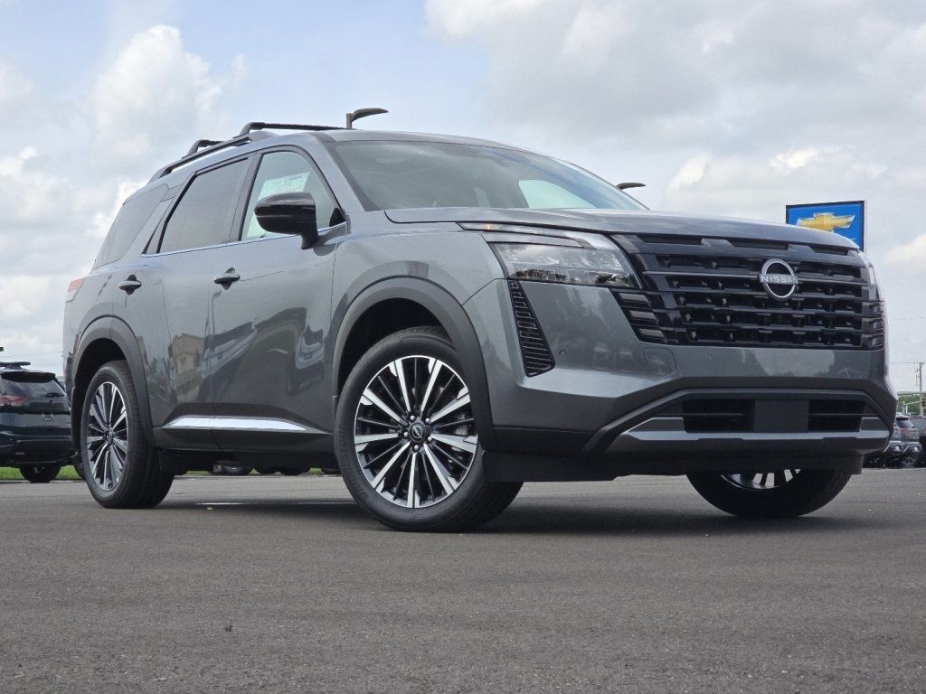 2026 Nissan Pathfinder Platinum 4WD's photo