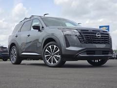 2026 Nissan Pathfinder Platinum SUV