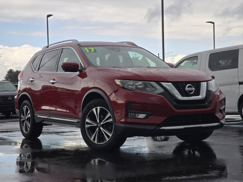 Used 2017 Nissan Rogue SL with VIN 5N1AT2MV1HC825256 for sale in Lancaster, OH
