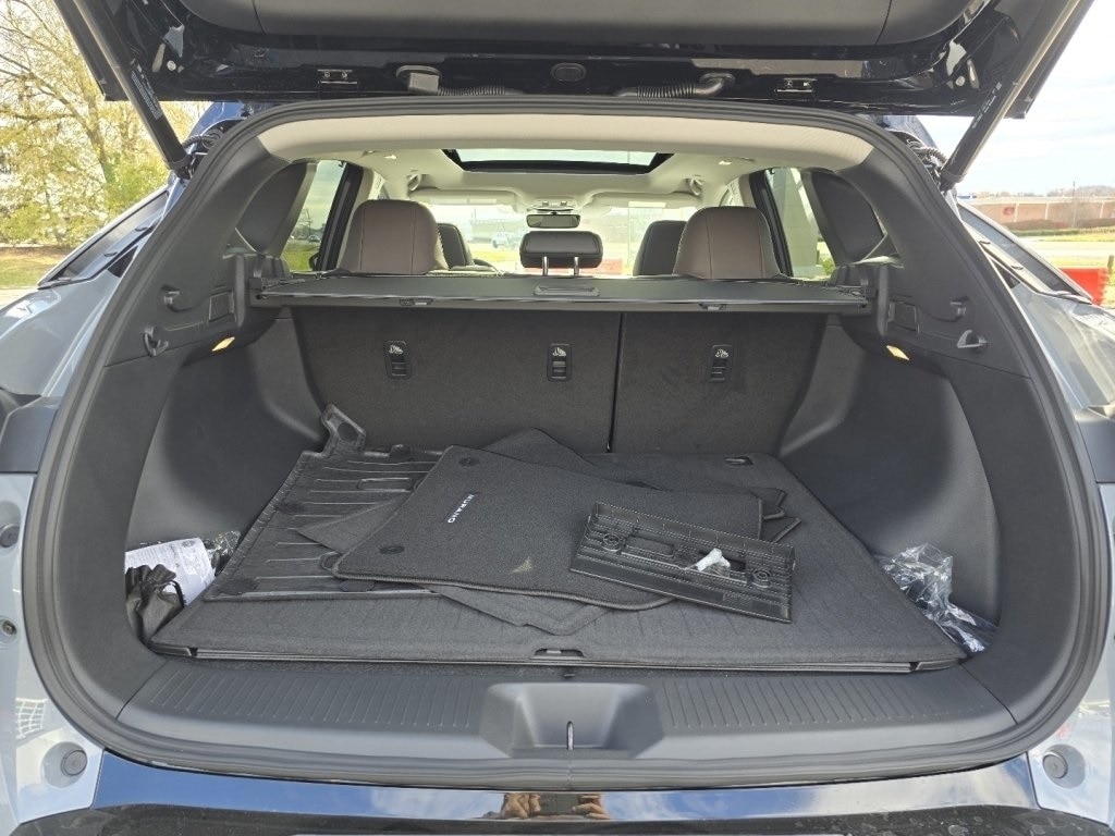 2026 Nissan Murano Platinum photo 3