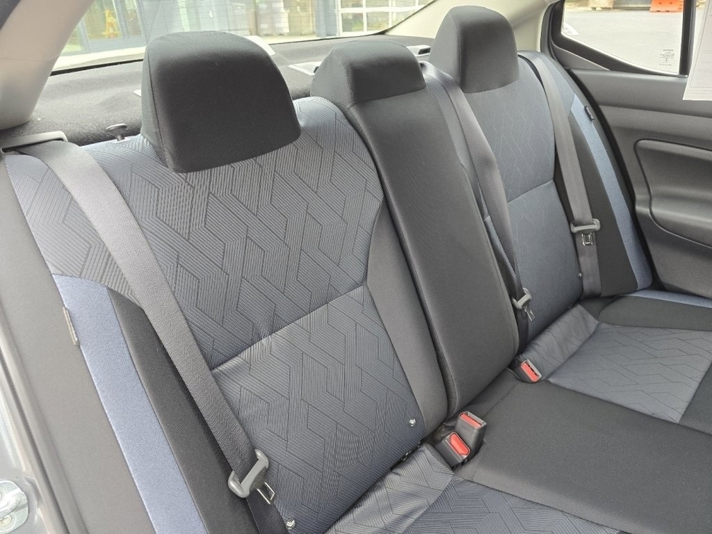 2025 Nissan Versa 1.6 SV photo 2