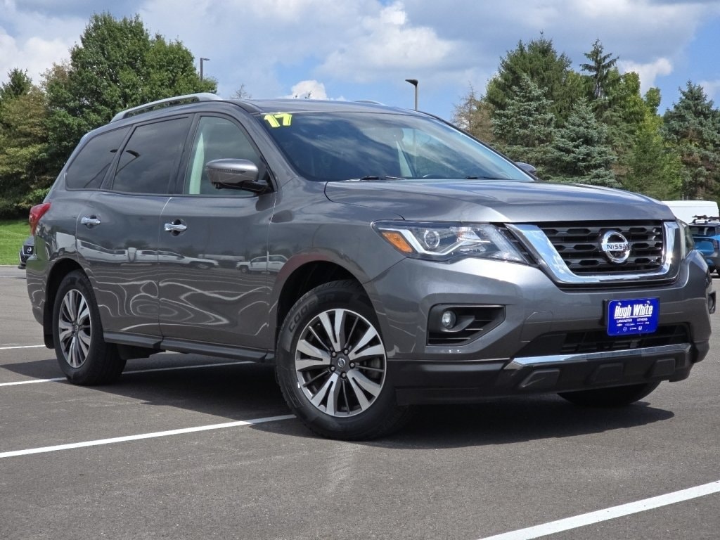 Used 2017 Nissan Pathfinder SL with VIN 5N1DR2MM0HC651246 for sale in Lancaster, OH