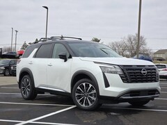 2026 Nissan Pathfinder Platinum SUV