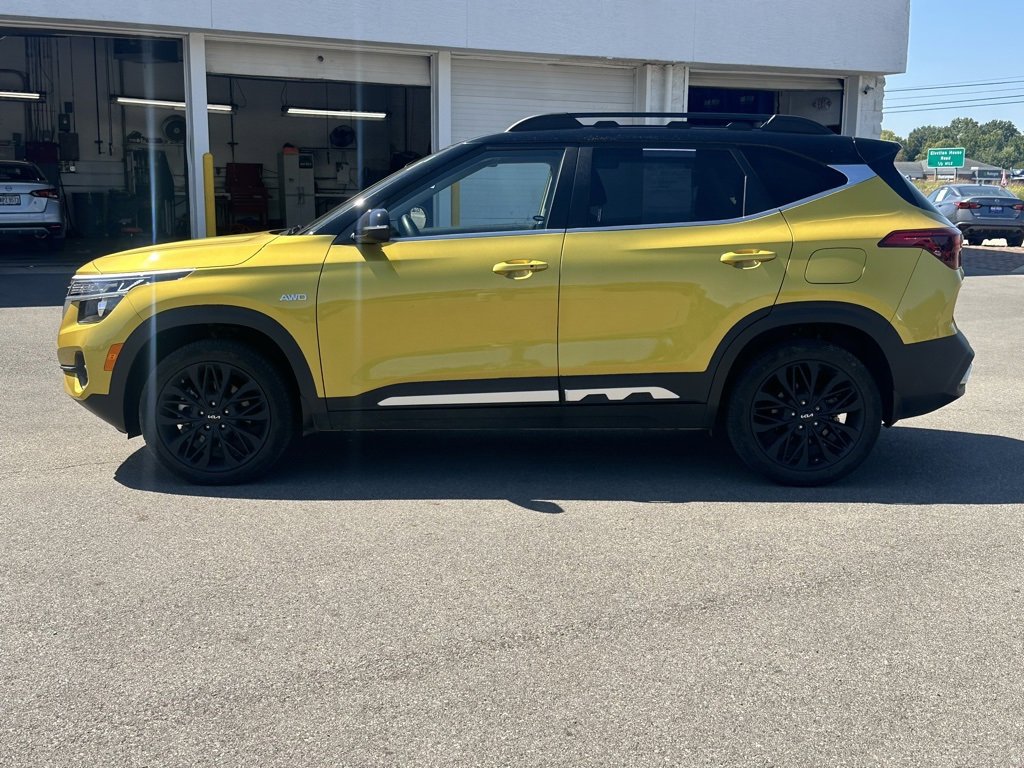 2022 Kia Seltos Nightfall Edition photo 4