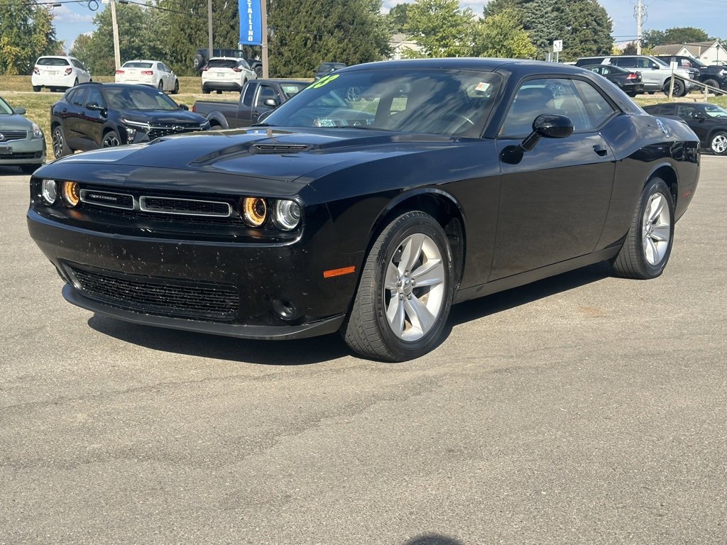 2023 Dodge Challenger SXT photo 2