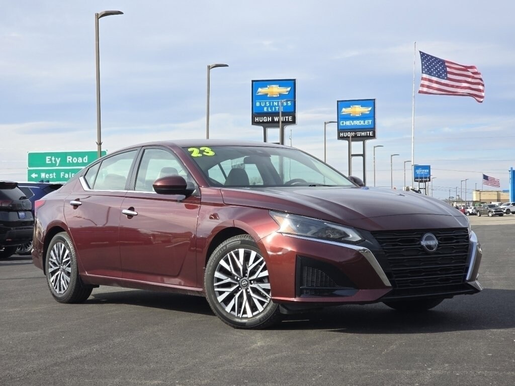 Used 2023 Nissan Altima 2.5 SV Sedan