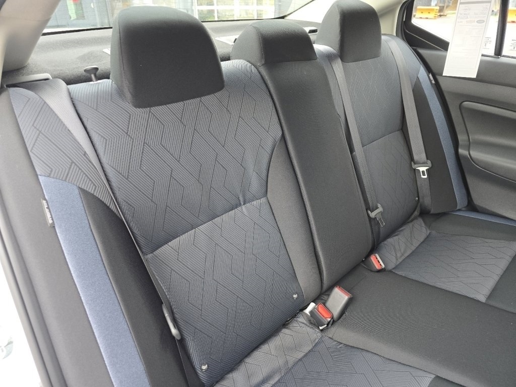 2025 Nissan Versa 1.6 SV photo 4