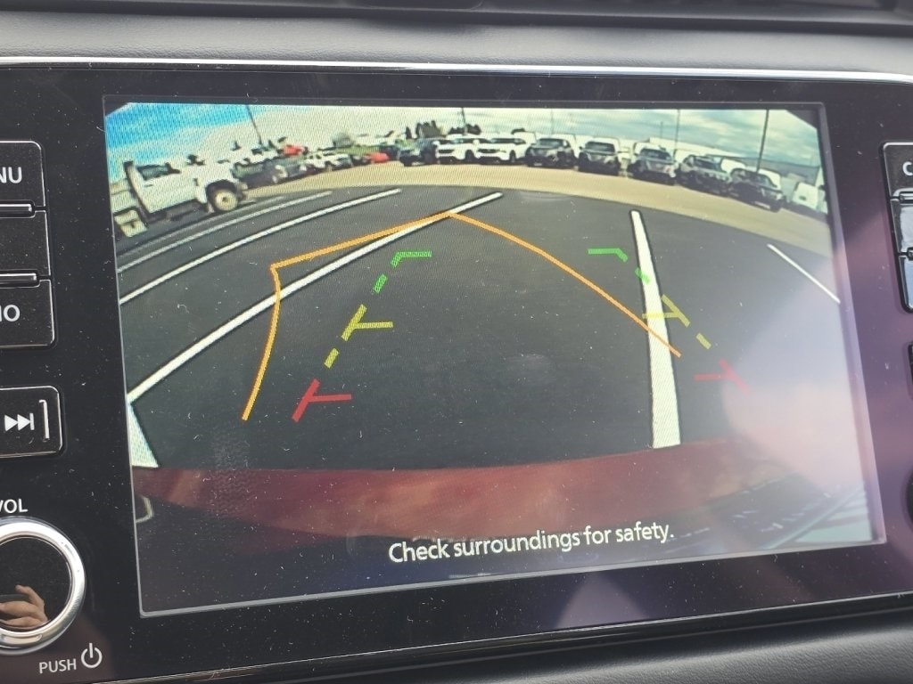 2025 Nissan Versa 1.6 SR photo 4