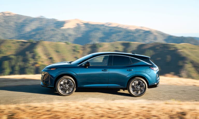 2025 Nissan Murano driving fast